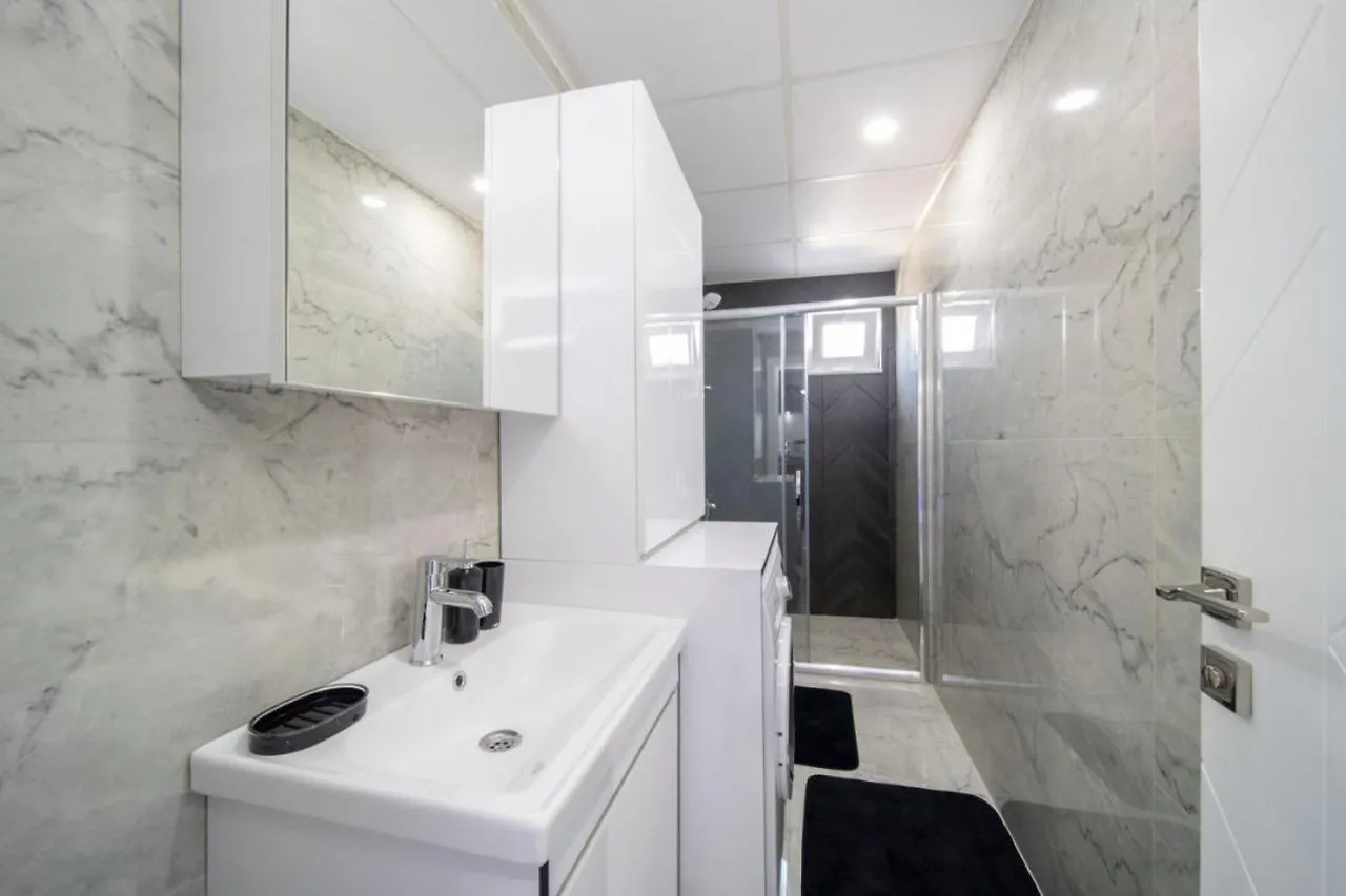 Modern And Central Duplex Apartment Near Beach In Анталья